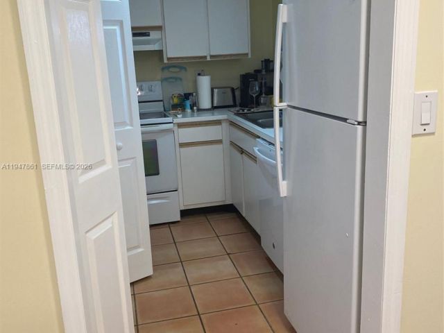 Apartment for sale  Unit #705 - photo 7437577