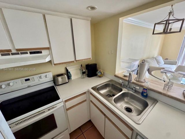 Apartment for sale  Unit #705 - photo 7437579