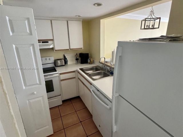 Apartment for sale  Unit #705 - photo 7437581