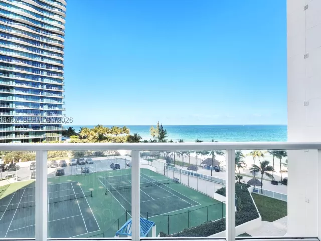 2-bedroom condo for sale in Sunny Isles Beach - 19333 Collins Ave 703 - MondialRealty