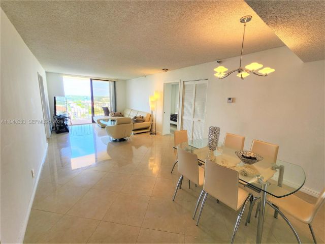 2-bedroom condo for rent in Sunny Isles Beach - 290 174th St 1607 - MondialRealty