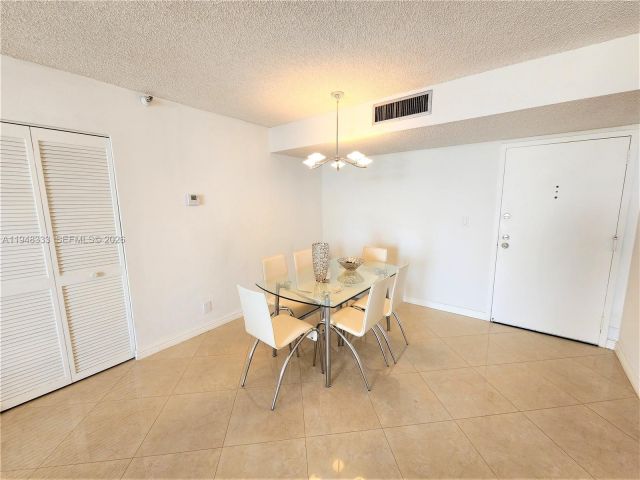 2-bedroom condo for rent in Sunny Isles Beach - 290 174th St 1607 - MondialRealty