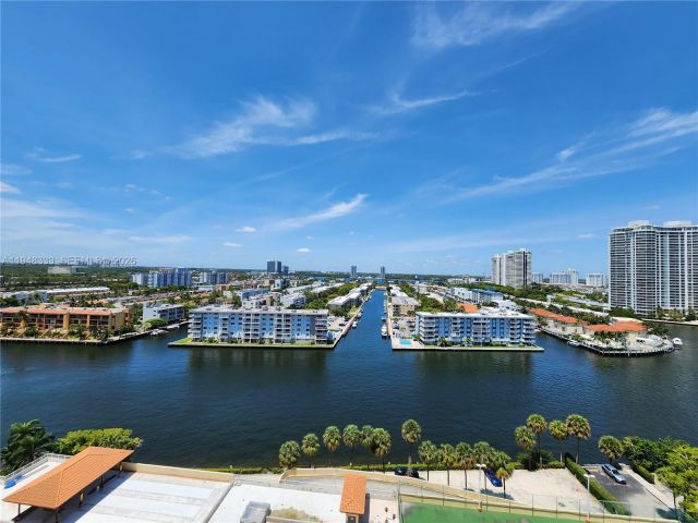 2-bedroom condo for rent in Sunny Isles Beach - 290 174th St 1607 - MondialRealty
