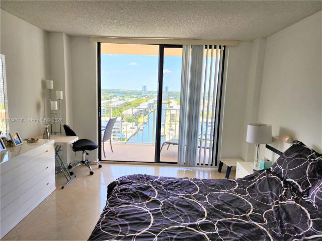 2-bedroom condo for rent in Sunny Isles Beach - 290 174th St 1607 - MondialRealty
