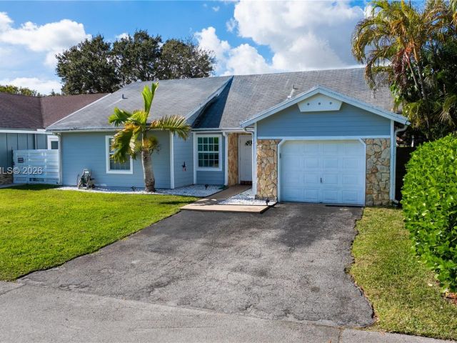 3-bedroom home for sale in Miami - 14954 SW 142nd Pl - MondialRealty