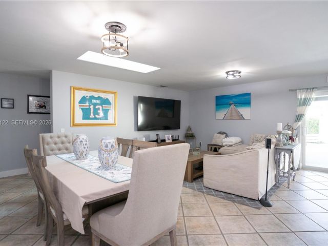 3-bedroom home for sale in Miami - 14954 SW 142nd Pl - MondialRealty