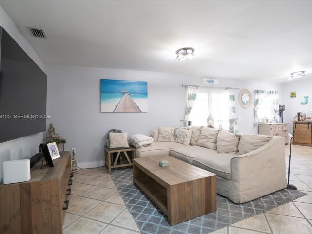 3-bedroom home for sale in Miami - 14954 SW 142nd Pl - MondialRealty