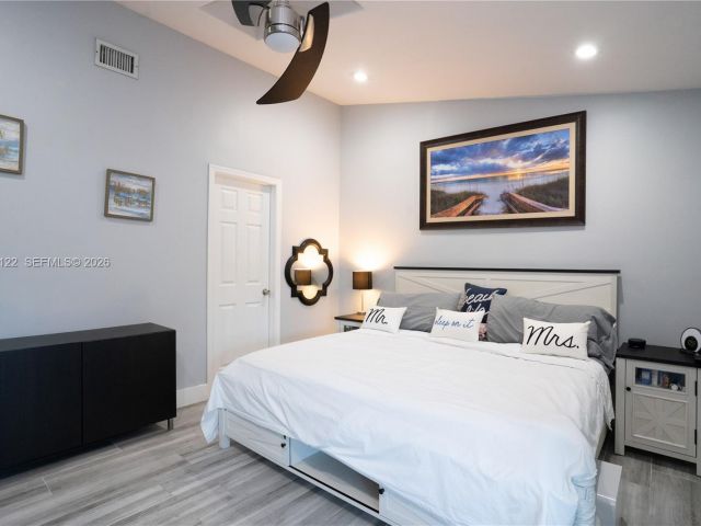 3-bedroom home for sale in Miami - 14954 SW 142nd Pl - MondialRealty