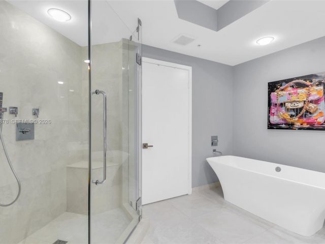 Apartment for rent  Unit #602 - photo 7173134