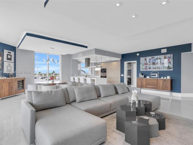 Apartment for rent  Unit #602 - photo 7173136