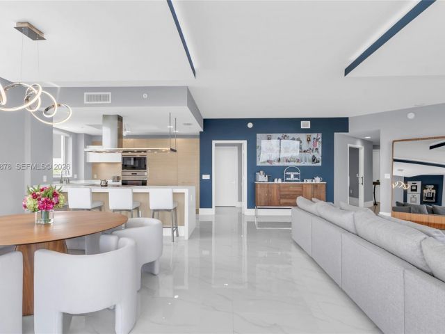 Apartment for rent  Unit #602 - photo 7173137