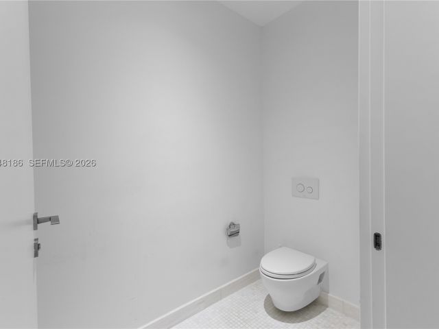 3-bedroom condo for sale in Miami - 700 NE 26th Ter 4701 - MondialRealty