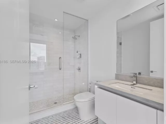 3-bedroom condo for sale in Miami - 700 NE 26th Ter 4701 - MondialRealty