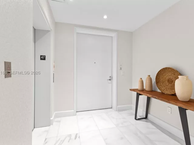 3-bedroom condo for sale in Miami - 700 NE 26th Ter 4701 - MondialRealty