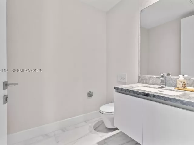 3-bedroom condo for sale in Miami - 700 NE 26th Ter 4701 - MondialRealty