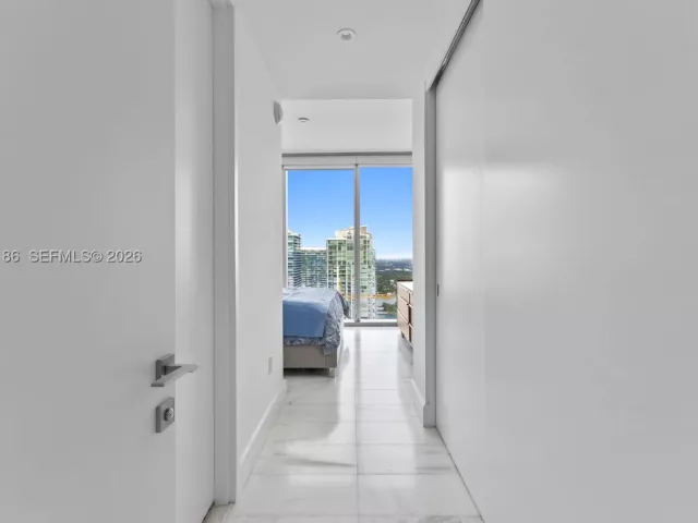 3-bedroom condo for sale in Miami - 700 NE 26th Ter 4701 - MondialRealty