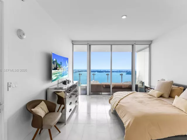 3-bedroom condo for sale in Miami - 700 NE 26th Ter 4701 - MondialRealty