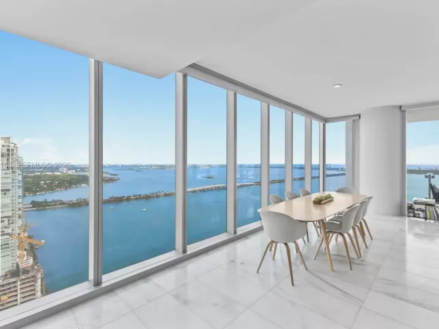 3-bedroom condo for sale in Miami - 700 NE 26th Ter 4701 - MondialRealty