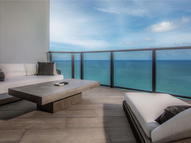 3-bedroom condo for sale in Sunny Isles Beach - 18555 Collins Ave 2601 - MondialRealty