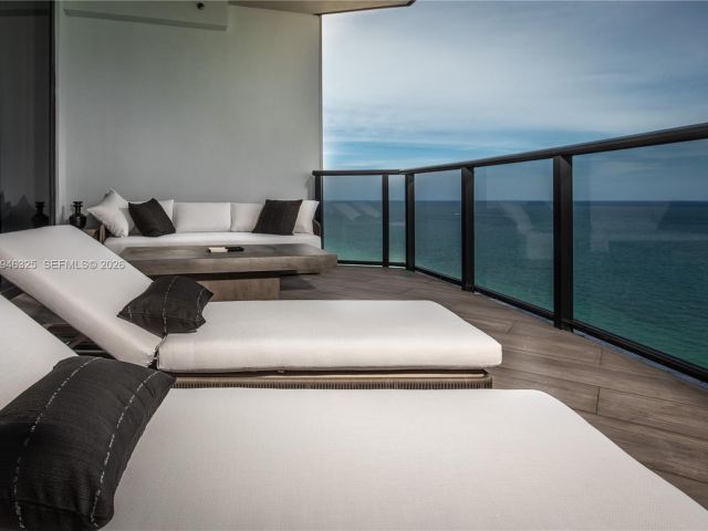 3-bedroom condo for sale in Sunny Isles Beach - 18555 Collins Ave 2601 - MondialRealty