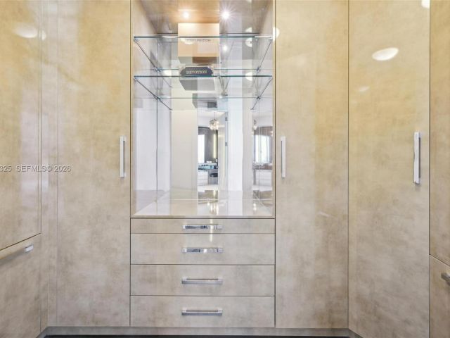 3-bedroom condo for sale in Sunny Isles Beach - 18555 Collins Ave 2601 - MondialRealty