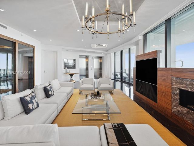 3-bedroom condo for sale in Sunny Isles Beach - 18555 Collins Ave 2601 - MondialRealty