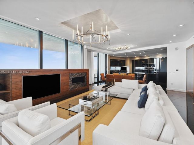 3-bedroom condo for sale in Sunny Isles Beach - 18555 Collins Ave 2601 - MondialRealty