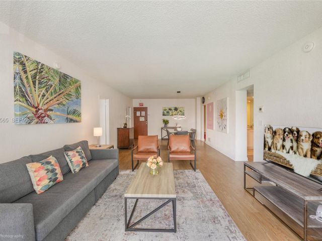 Apartment for rent  Unit #3B - photo 7475997