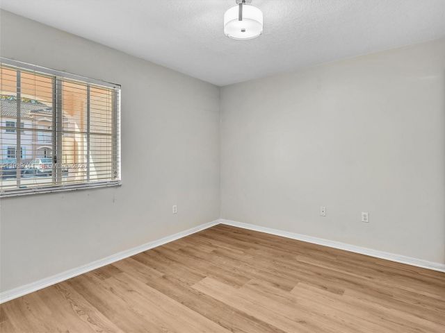 2-bedroom home for rent in Homestead - 1271 SE 28th Ct 105 - MondialRealty