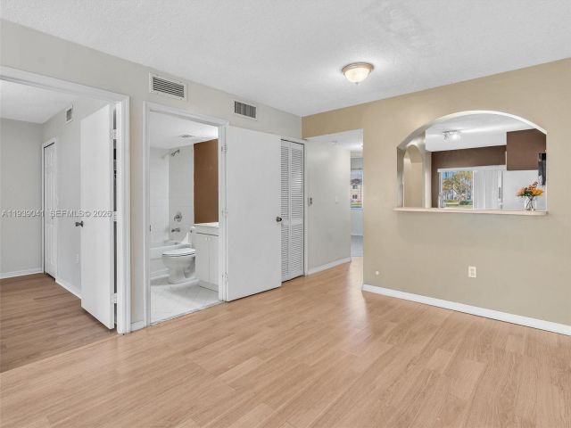 2-bedroom home for rent in Homestead - 1271 SE 28th Ct 105 - MondialRealty