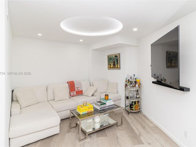 Apartment for rent  Unit #619 - photo 7172859