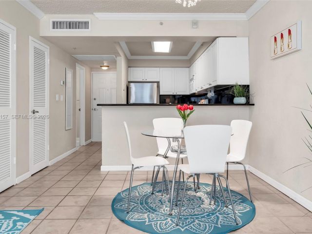 condo for rent in Hollywood - 2501 S Ocean Dr 534 - MondialRealty