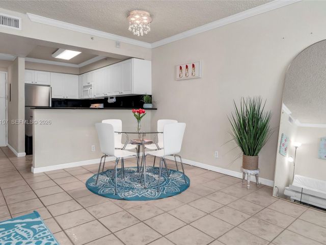 condo for rent in Hollywood - 2501 S Ocean Dr 534 - MondialRealty