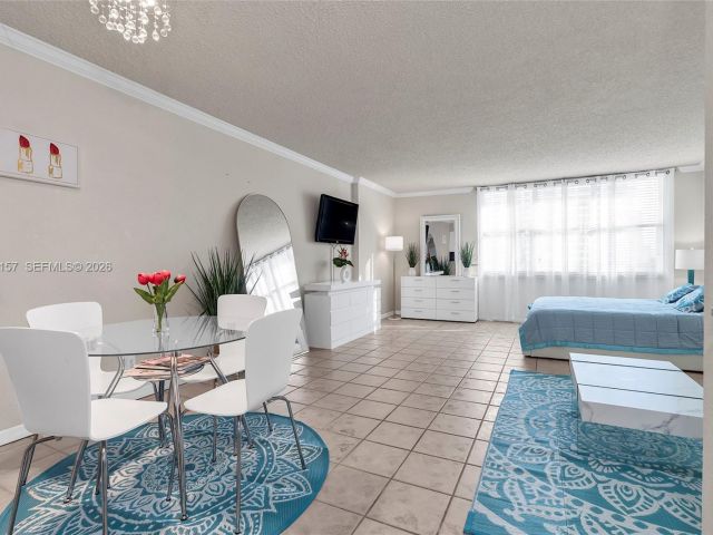 condo for rent in Hollywood - 2501 S Ocean Dr 534 - MondialRealty