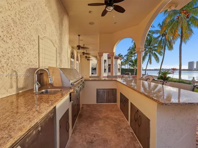 5-bedroom home for rent in North Miami Beach - 3283 NE 171st St - MondialRealty