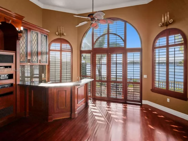 5-bedroom home for rent in North Miami Beach - 3283 NE 171st St - MondialRealty