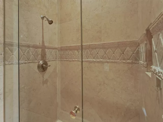 5-bedroom home for rent in North Miami Beach - 3283 NE 171st St - MondialRealty