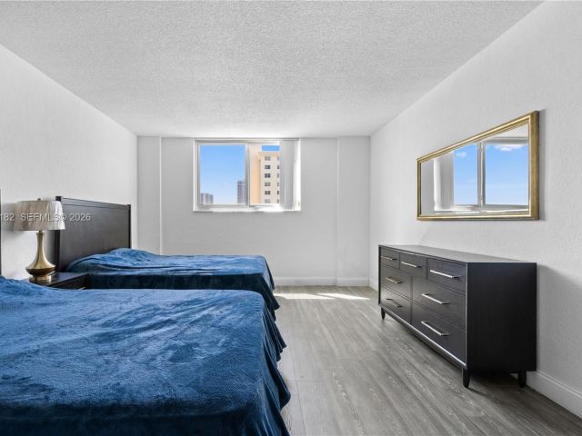 2-bedroom condo for rent in Sunny Isles Beach - 19380 Collins Ave 901 - MondialRealty