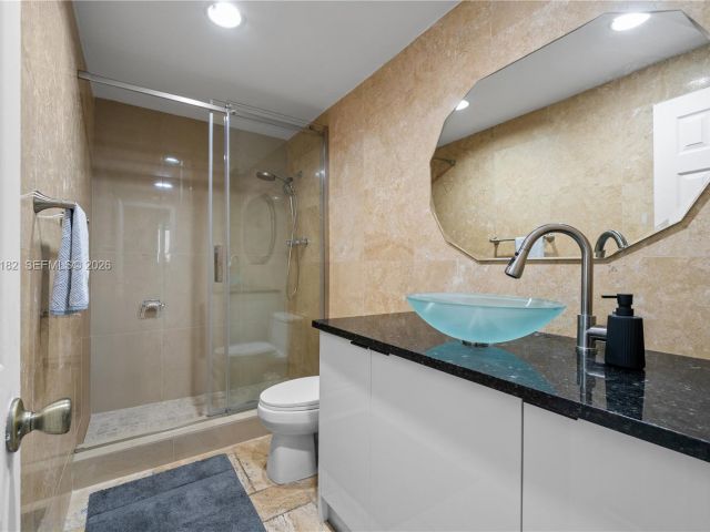 2-bedroom condo for rent in Sunny Isles Beach - 19380 Collins Ave 901 - MondialRealty