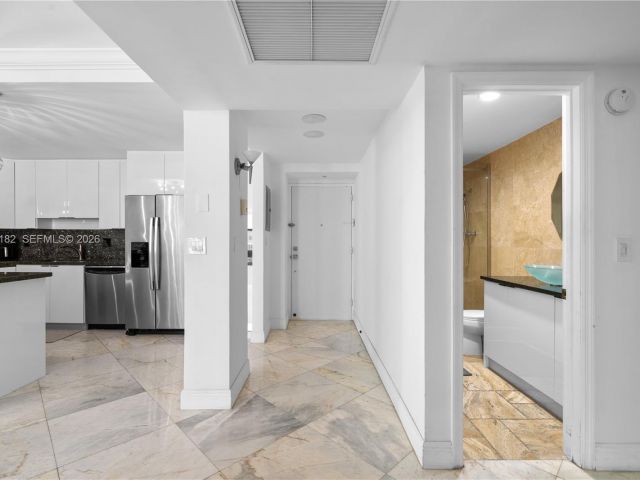 2-bedroom condo for rent in Sunny Isles Beach - 19380 Collins Ave 901 - MondialRealty