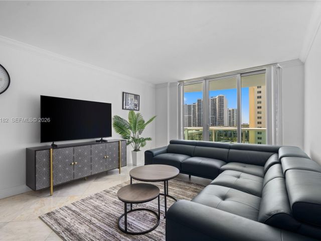2-bedroom condo for rent in Sunny Isles Beach - 19380 Collins Ave 901 - MondialRealty
