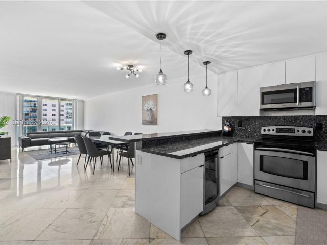 2-bedroom condo for rent in Sunny Isles Beach - 19380 Collins Ave 901 - MondialRealty