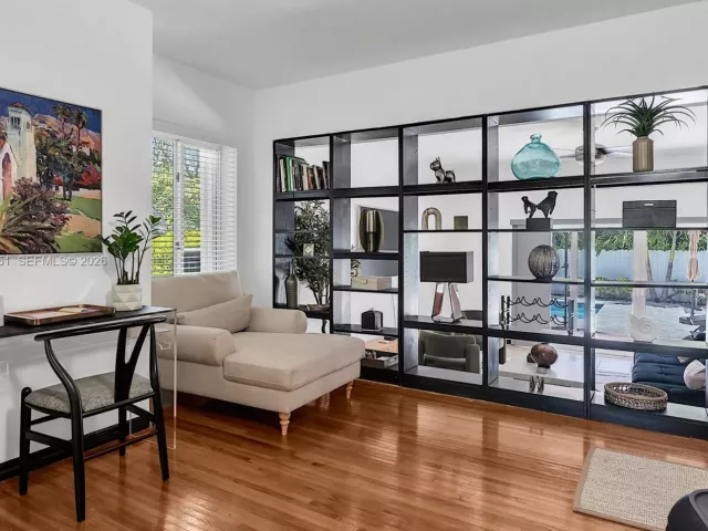 3-bedroom home for sale in Biscayne Park - 660 NE 121st St - MondialRealty