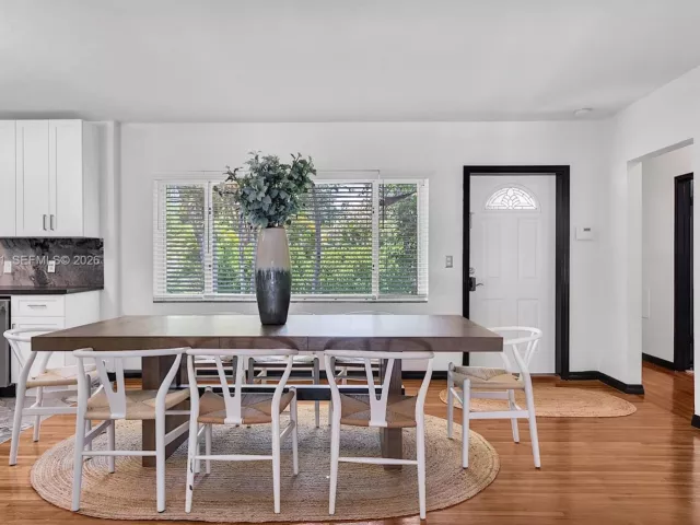 3-bedroom home for sale in Biscayne Park - 660 NE 121st St - MondialRealty