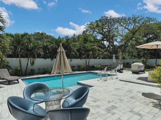 3-bedroom home for sale in Biscayne Park - 660 NE 121st St - MondialRealty