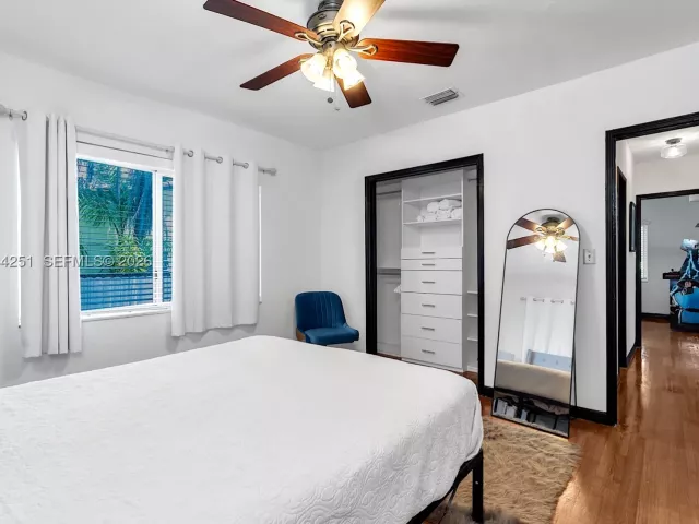 3-bedroom home for sale in Biscayne Park - 660 NE 121st St - MondialRealty