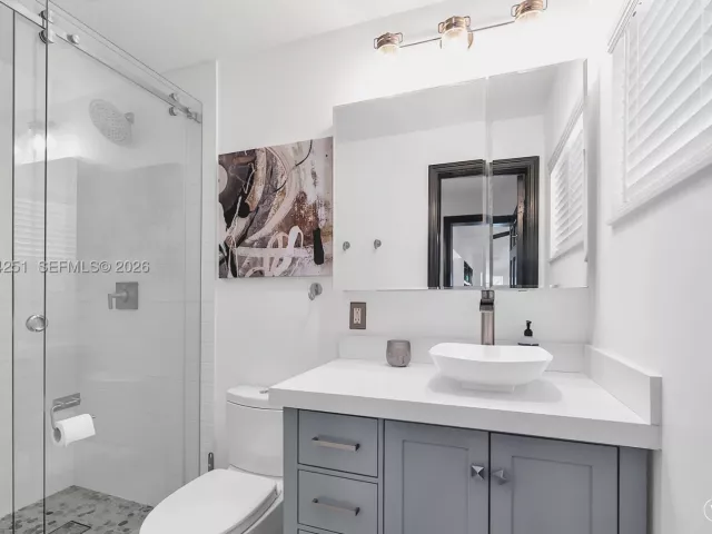 3-bedroom home for sale in Biscayne Park - 660 NE 121st St - MondialRealty