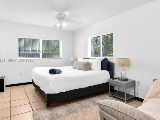 3-bedroom home for sale in Biscayne Park - 660 NE 121st St - MondialRealty