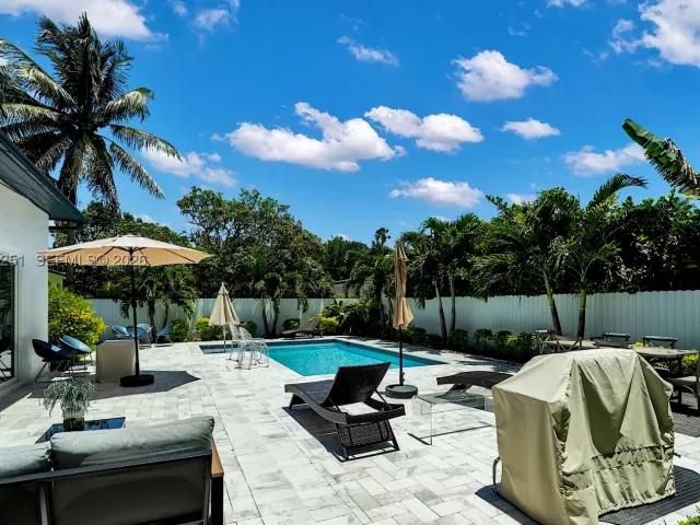 3-bedroom home for sale in Biscayne Park - 660 NE 121st St - MondialRealty