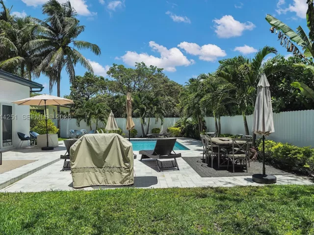 3-bedroom home for sale in Biscayne Park - 660 NE 121st St - MondialRealty